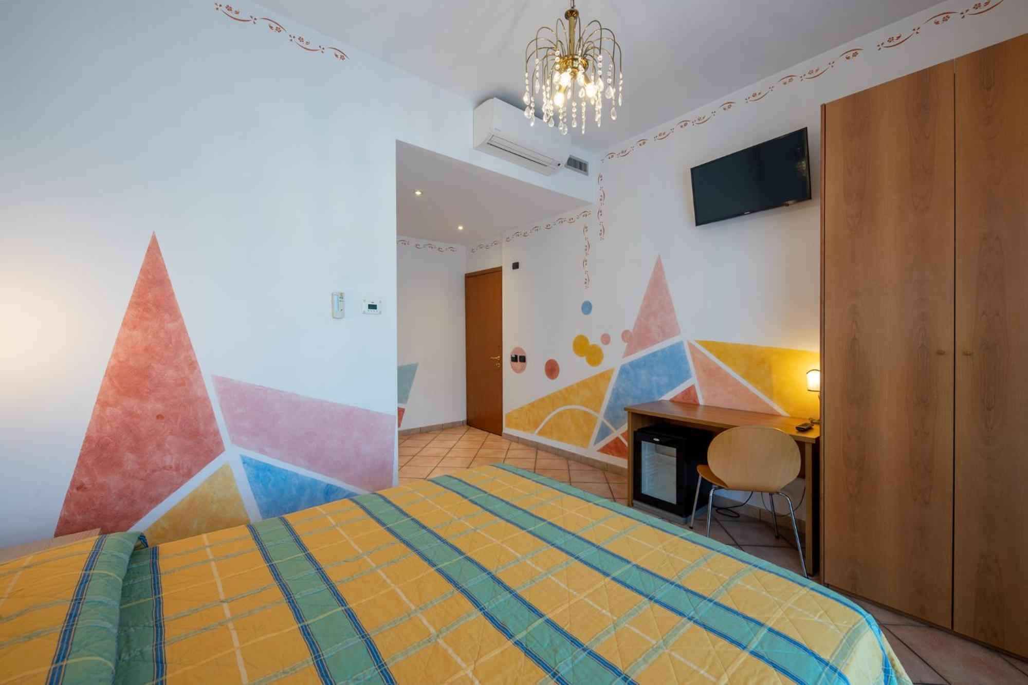 Hotel Romantic Кавайон-Веронезе Экстерьер фото